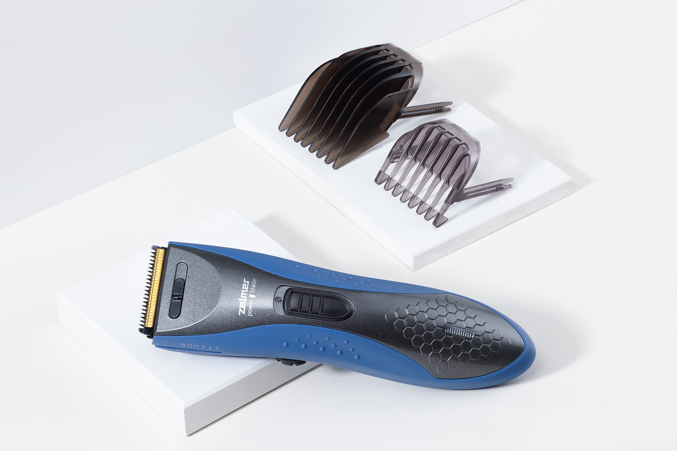 ماشین اصلاح زلمر لهستان ZHC6550، دارای ۲ سری با طول اصلاح ۳-۱۸ میلی‌متر و ۲۱-۳۶ میلی‌متر، زمان کارکرد تا ۴۵ دقیقه