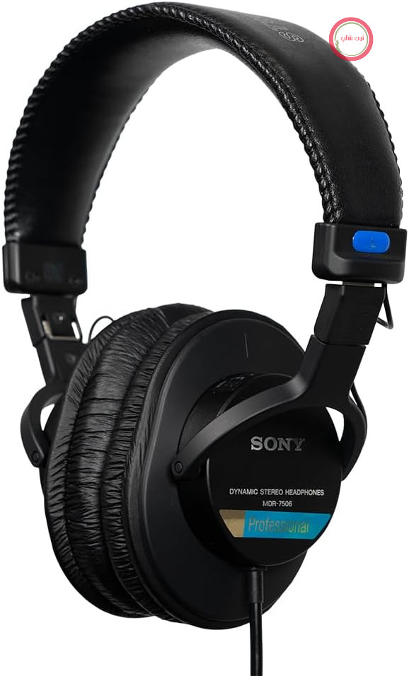 هدفون استودیویی سونی MDR-7506، پشت بسته، سیمی، 10 هرتز تا 20 کیلوهرتز، 63 اهم، سبک، طراحی تاشو (227 گرم)، ایده‌آل برای ضبط و میکس استودیویی، شامل کیف حمل، مشکی