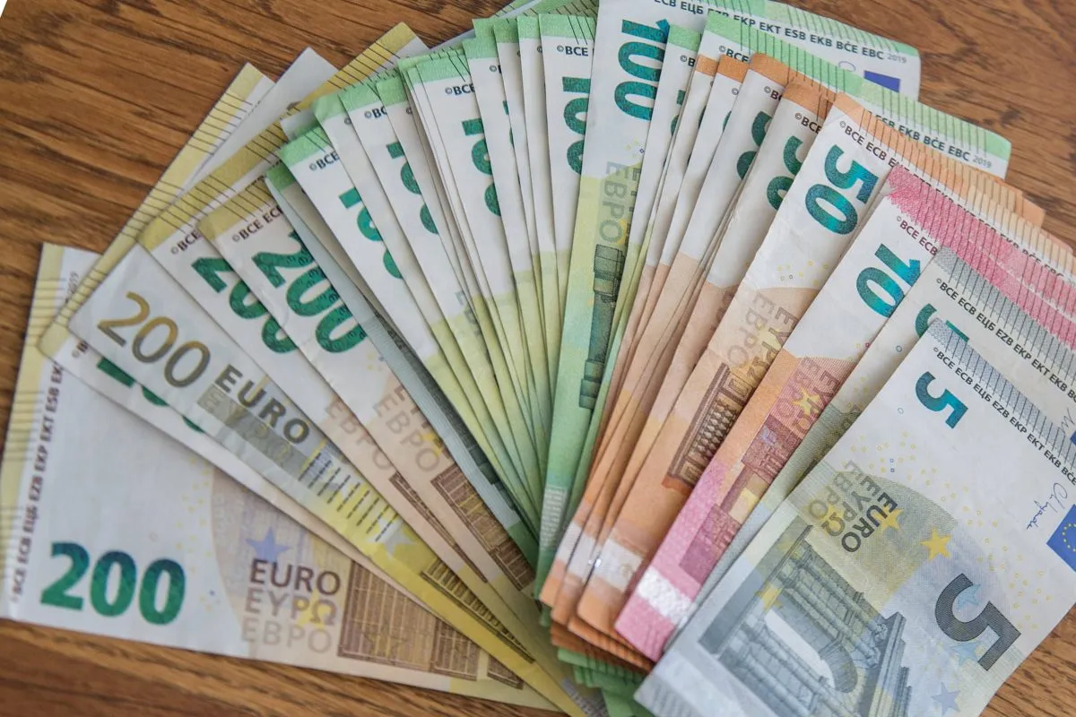 "صرافی ایرانی کلن آلمان - خرید و تبدیل ارز یورو" 017647164642 جنیدی