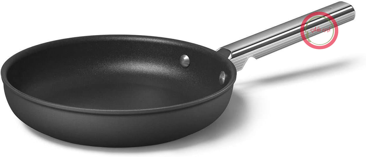 ماهیتابه نچسب اسمگ مدل CKFF3001BLM، قطر 30 سانتی‌متر، دسته ارگونومیک از جنس استیل ضد زنگ، مناسب برای انواع اجاق گاز، مناسب برای فر تا دمای 250 درجه سانتیگراد، ظرفیت 3.3 لیتر، مشکی