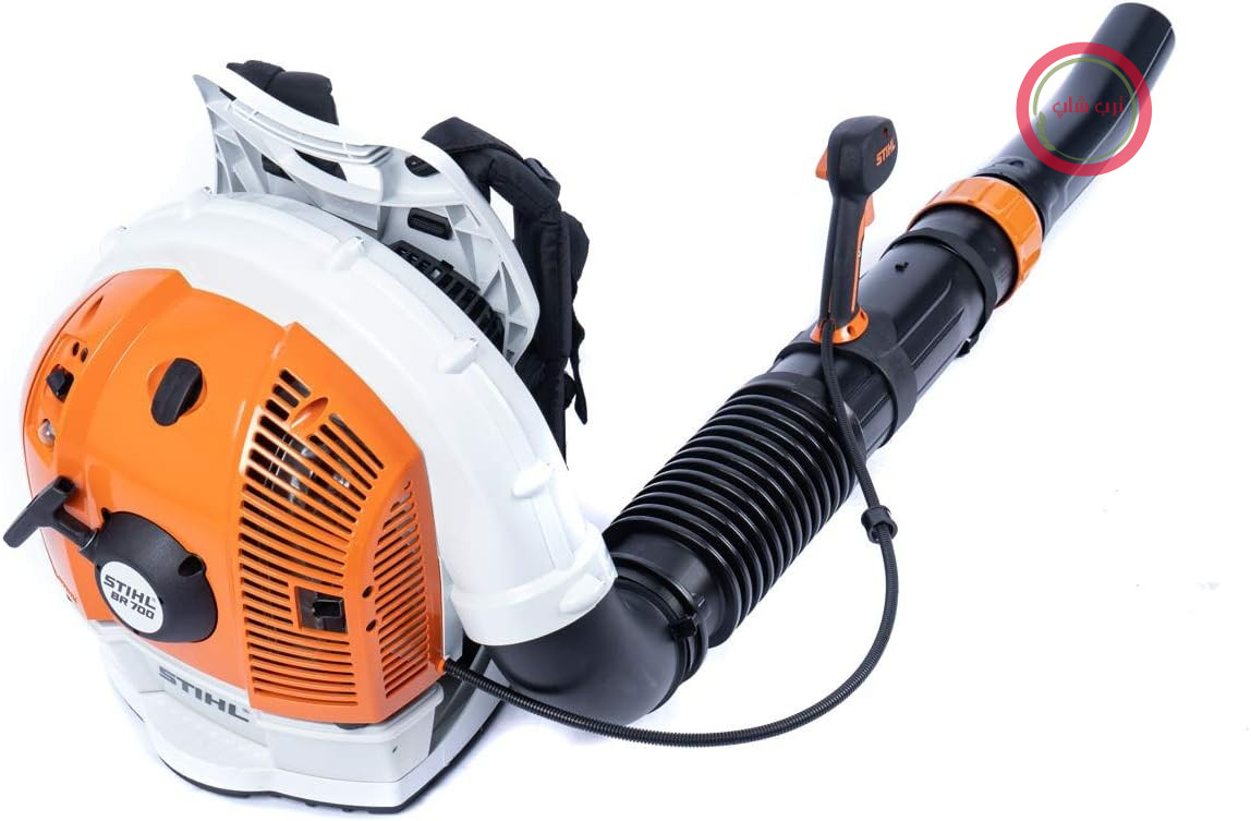 دمنده برگ حرفه‌ای کوله پشتی اشتیل Stihl BR 700، با لوله دمنده قابل تنظیم طول و حداکثر نیروی دمش 88 متر بر ثانیه