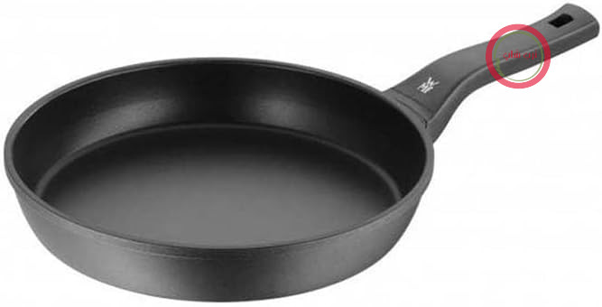 ماهیتابه WMF Permadur Premium، سایز 24 سانتی‌متر، سازگار با اجاق القایی، روکش آلومینیومی، مناسب برای انواع اجاق گاز، دسته پلاستیکی ارگونومیک با محافظ شعله، توزیع بهینه حرارت