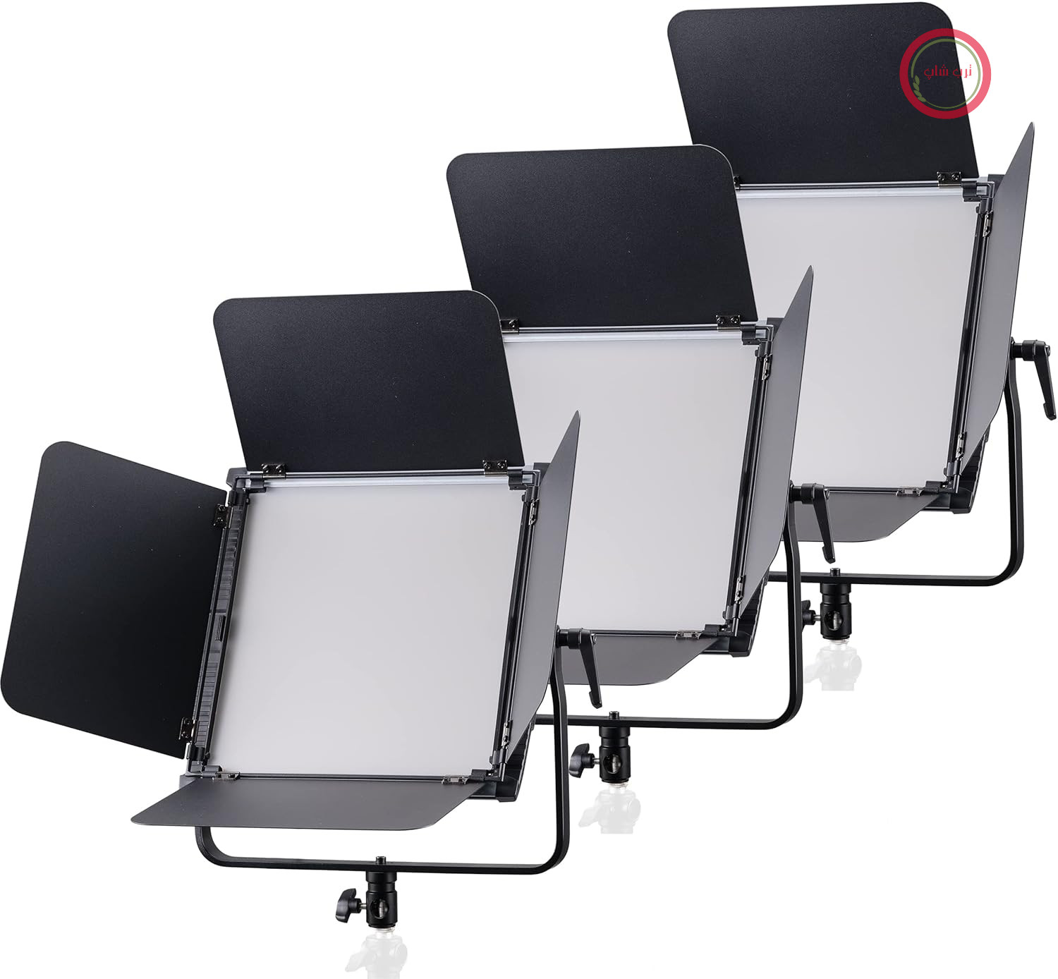 کیت سه تایی Bresser BR S100B PRO با ۳ پنل LED دو رنگ، مجموعه ۱۰۰ وات | ۳ پنل LED، ۹۰۰۰ لومن برای هر چراغ، ۳۲۰۰ تا ۵۶۰۰ کلوین، CRI 95+، قابلیت تنظیم نور از ۱۰ تا ۱۰۰ درصد، DMX، کنترل از راه دور، کیف حمل